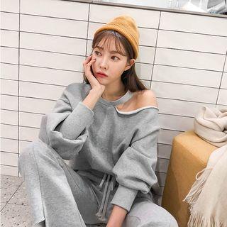 Cutout Off-shoulder Sweatshirt