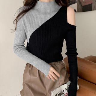 Semi Turtleneck Off Shoulder Contrast Slim Fit Knit Top