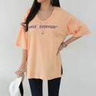 U-neck Smile Everyday Letter T-shirt