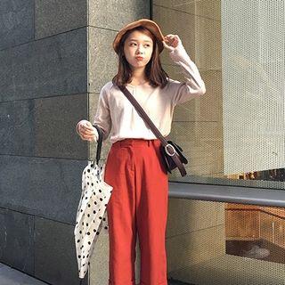 Plain V-neck Loose-fit T-shirt