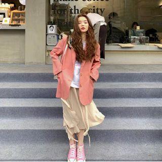 Single Breasted Blazer / High-waist Asymmetric Skirt
