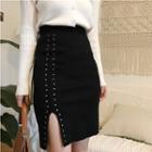 Studded Slit-side Pencil Skirt