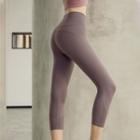 Plain Sports Capri Leggings