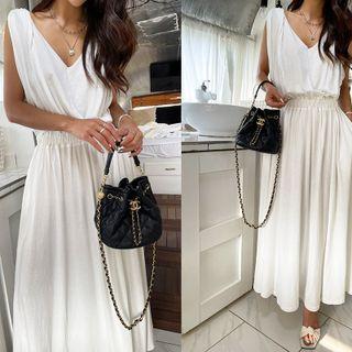 Sleeveless Band-waist Dress