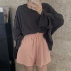 Long-sleeve Plain T-shirt / Wide-leg Sweatshorts