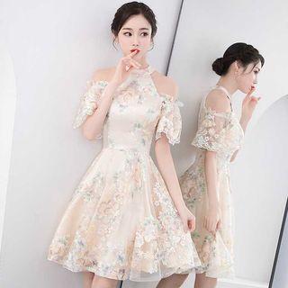Short-sleeve / Sleeveless Embroidered Short Prom Dress