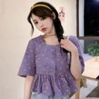 Short-sleeve Square-neck Floral Print Crop Top
