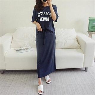Set: Lettering Dip-back T-shirt + Band-waist Maxi Skirt