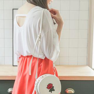 Strappy Scoop-neck Looe-fit T-shirt