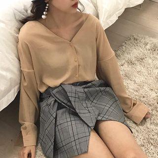 Plain V-neck Blouse / Check Skirt