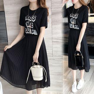 Lettering Short-sleeve A-line Midi Dress