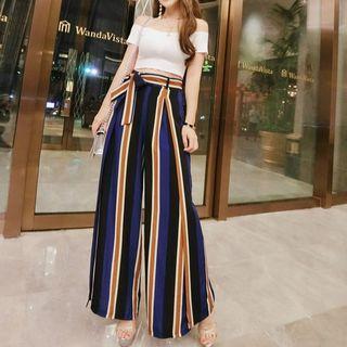 Set: Plain Off Shoulder Short Sleeve T-shirt + Striped Wide Leg Pants
