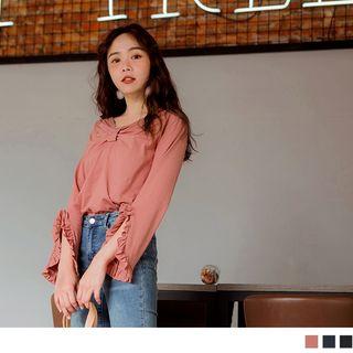 Frilled Trim Slit-sleeve Top