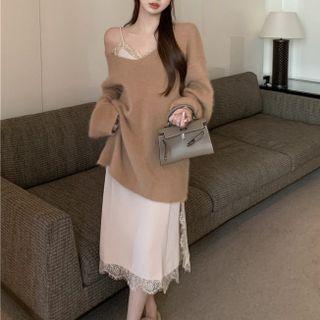 Sweater / Spaghetti Strap Lace Trim Midi Dress