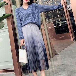 V-neck Sweater / Gradient Color Midi A-line Mesh Skirt