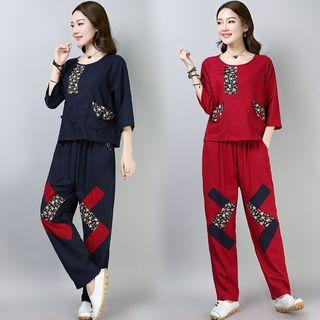Set: Applique 3/4-sleeve Top + Elastic Waist Straight-cut Pants