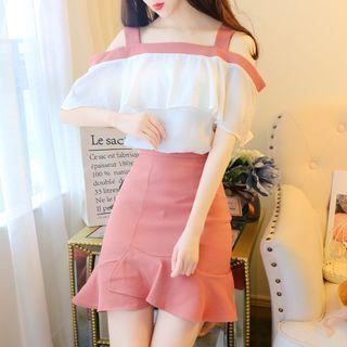 Set: Color Block Off-shoulder Short-sleeve Top + Ruffle Trim A-line Skirt