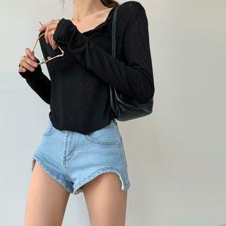 Long-sleeve V-neck Plain Top / Denim Hot Pants