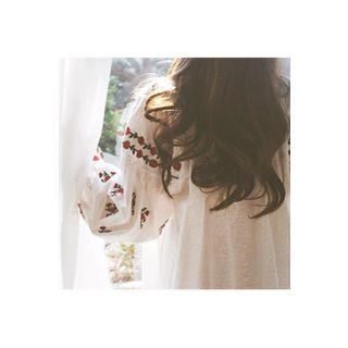 Balloon-sleeve Flower Embroidered Tunic