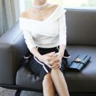 Off-shoulder Shirred Top / Contrast Trim Pencil Skirt / Set