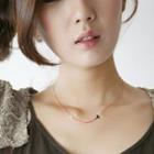 Curved Bar Necklace