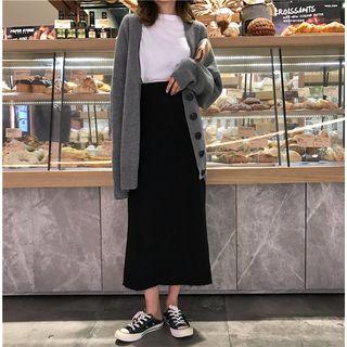Buttoned Knit Cardigan / Back Slit Midi Skirt