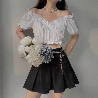 Off-shoulder Lace Halter Wood Ear Trim Cropped T-shirt / Plain Accordion Pleat Skirt