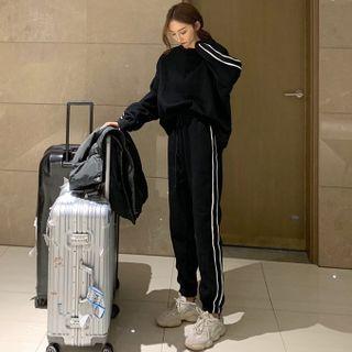 Set: Striped Loose-fit Sweatshirt + Drawcord Jogger Pants