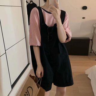 Short-sleeve Striped T-shirt / Plain Denim Jumper Shorts