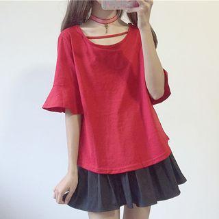 Flared Elbow-sleeve T-shirt / Pleated Skirt