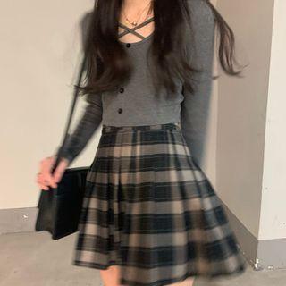 Long-sleeve Top / Plaid Pleated Mini A-line Skirt