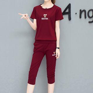 Set: Heart Print Short Sleeve T-shirt + Capri Pants