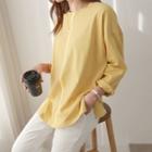 Drop-shoulder Slit-hem Colored T-shirt