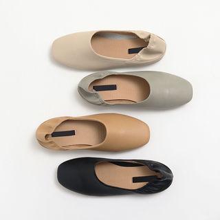 Square-toe Foldable Flats
