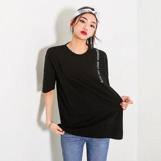Elbow-sleeve Lettering-detail T-shirt