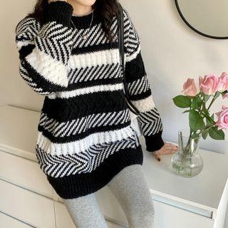Round Neck Striped Sweater Black & White - One Size