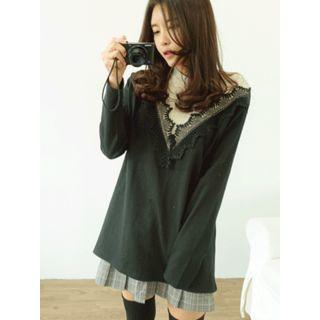 Contrast-yoke Lace-trim T-shirt