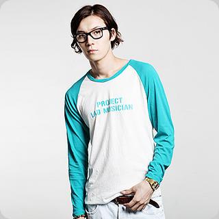 Raglan-sleeve T-shirt