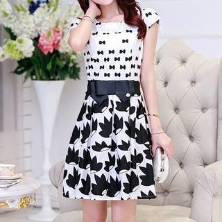 Short-sleeve Bow-accent Paneled Printed Dress