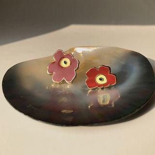 Non-matching Flower Stud Earring / Clip-on Earring