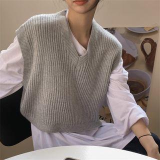 Sweater Vest / Long-sleeve Plain T-shirt