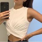 Sleeveless Crisscross Cropped T-shirt