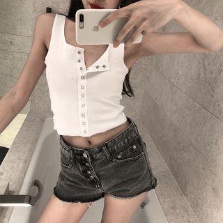 Buttoned Knit Tank Top / Denim Shorts