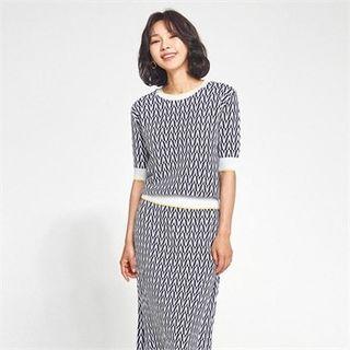 Short-sleeve Patterned Knit Top Navy Blue - One Size