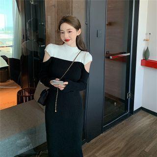 Long-sleeve Cutout Two Tone Knit Dress Black - One Size