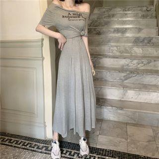 Off-shoulder Lettering Top / Elastic Maxi Skirt