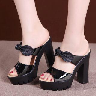 Patent Bow Accent Chunky Heel Platform Sandals