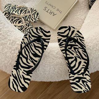 Zebra Print Flip-flops
