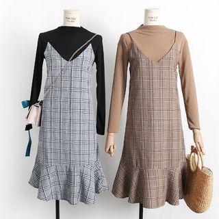 Set: Mock Neck Long-sleeve T-shirt + Plaid Strappy Dress