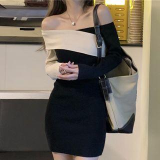 Long-sleeve Off-shoulder Two-tone Mini Knit Bodycon Dress Black - One Size